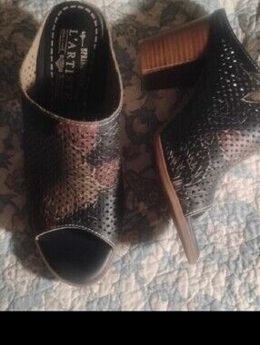 L'ATISTE Stylin BlackMulti-Color Perforated Leather Floral Mule Heel 38 7.5 New!